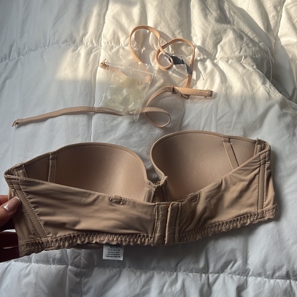 AERIE BEIGE STRAPLESS BRA WITH REMOVABLE STRINGS - Picture 2 of 5